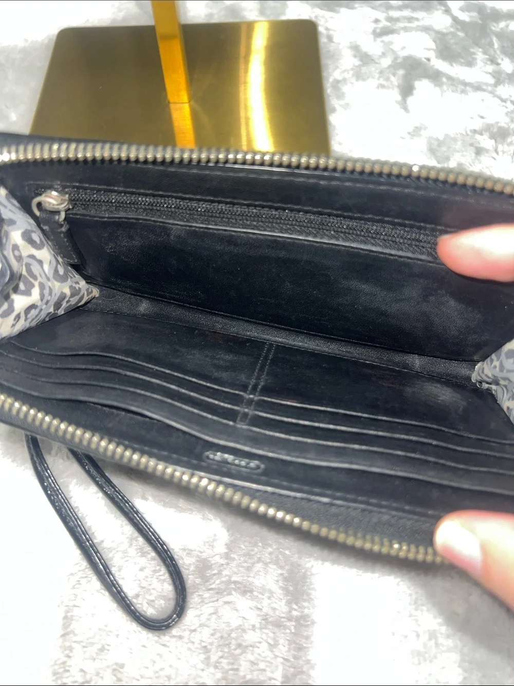 Coach Poppy Black Patent Zip-Around Wallet Wristlet. EUC